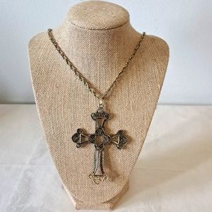 Sarah Coventry Limited Edition brass gold cross pendant necklace 26 inch chain.